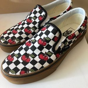 Vans Classic slip on sneaker. Unisex